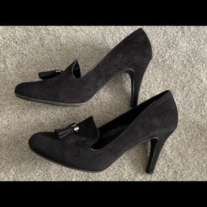 ‘Ann Marino’ Loafer Heels - Black Faux Suede
